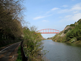0406_印旛沼CR赤い橋.jpg